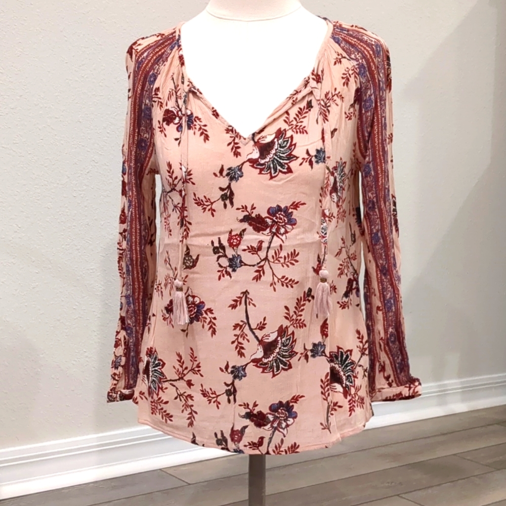 Pretty Lucky Brand Top with 3/4 length sleeves - Picture 1 of 5